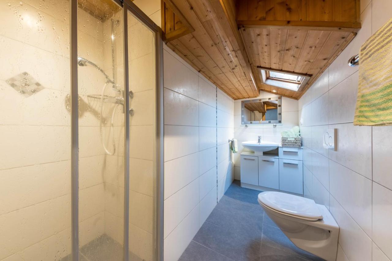 Ferienwohnung Bergblick-Schlosshof โวลลัน ภายนอก รูปภาพ