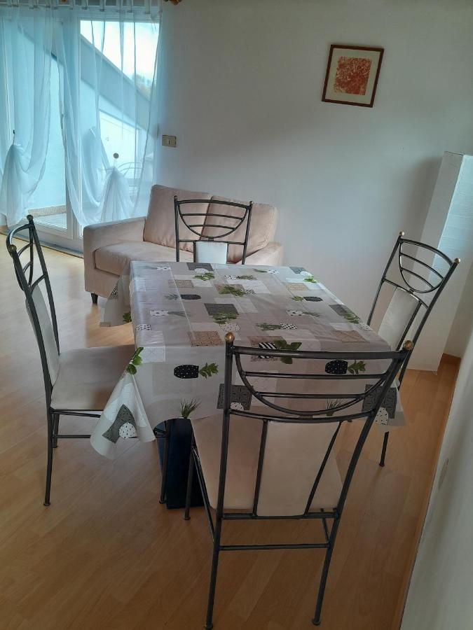 Ferienwohnung Bergblick-Schlosshof โวลลัน ภายนอก รูปภาพ