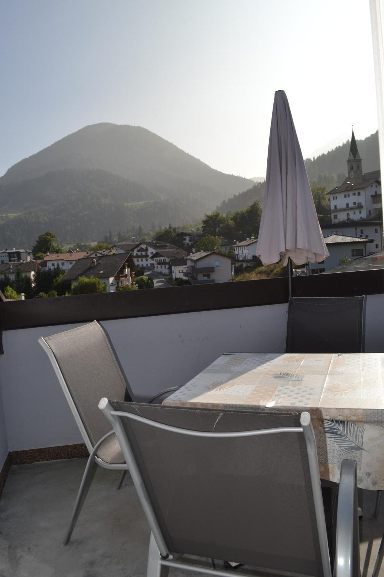 Ferienwohnung Bergblick-Schlosshof โวลลัน ภายนอก รูปภาพ