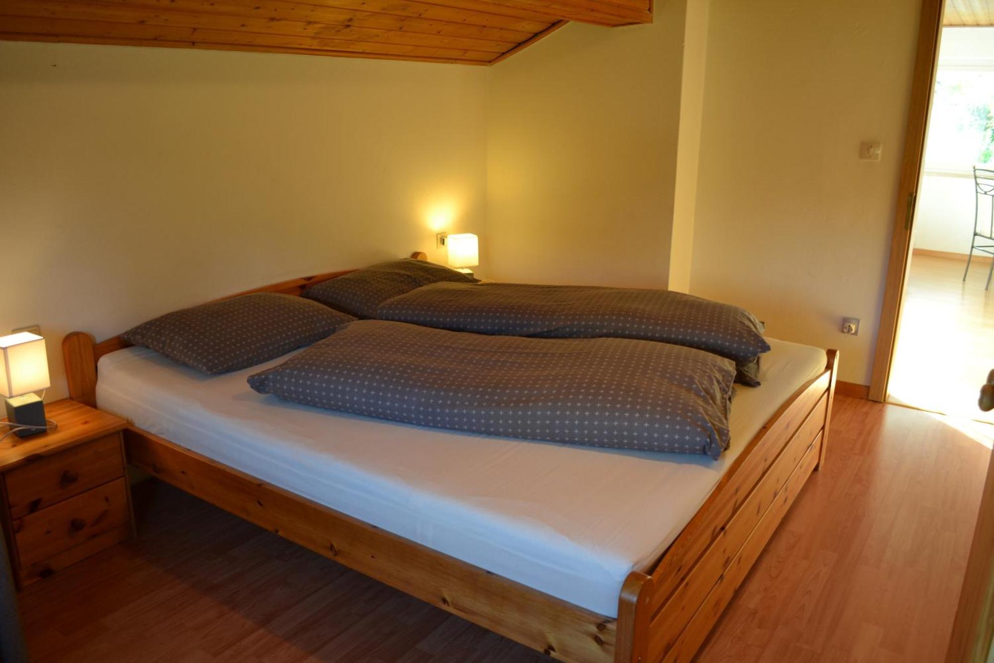 Ferienwohnung Bergblick-Schlosshof โวลลัน ภายนอก รูปภาพ