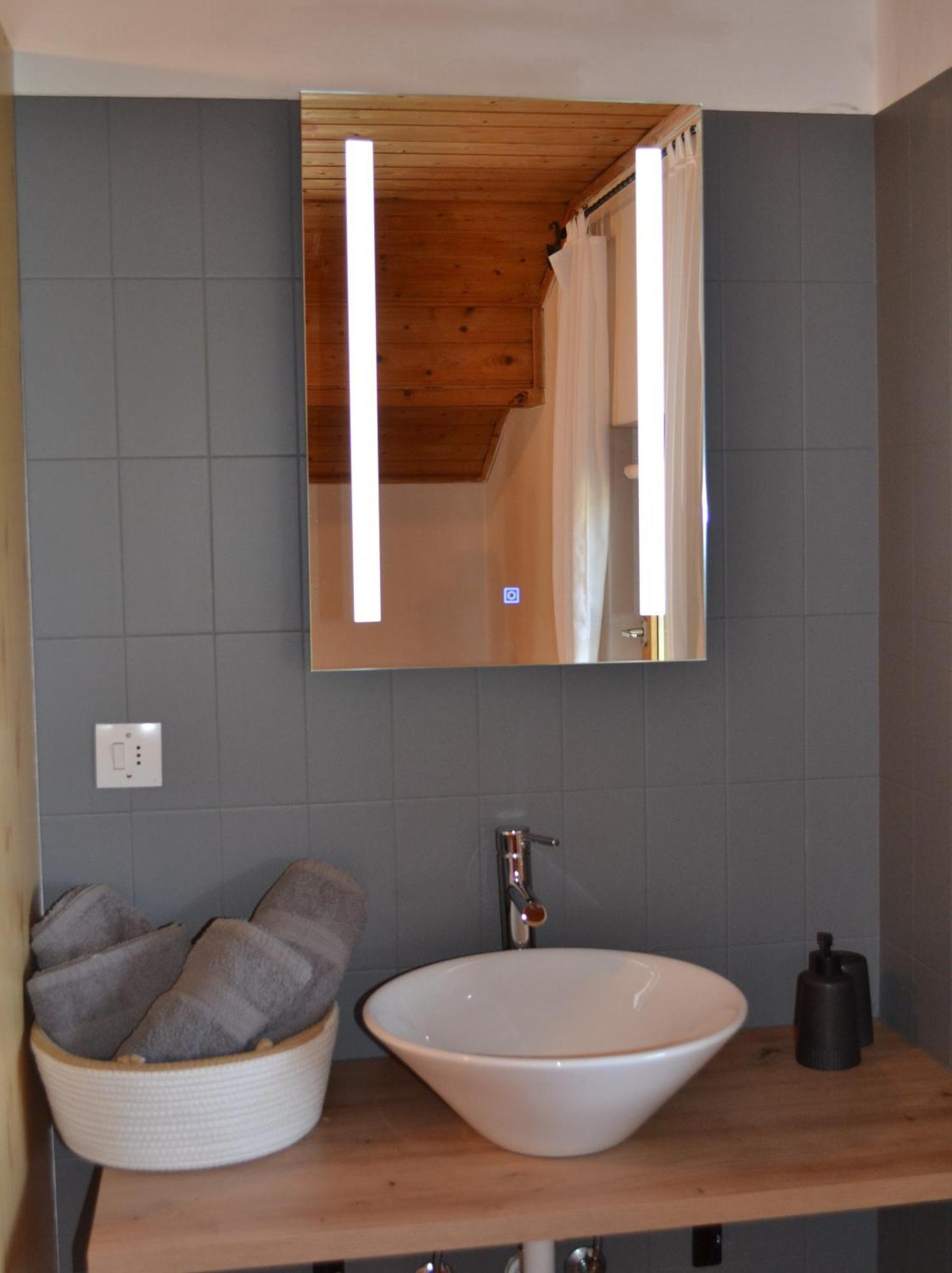 Ferienwohnung Bergblick-Schlosshof โวลลัน ภายนอก รูปภาพ
